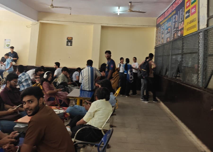 Shyam Lal College Canteen photo 1